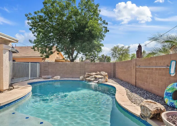 Luxe With Pool, Yard, Game Holiday home