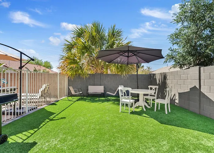 Luxe With Pool, Yard, Game